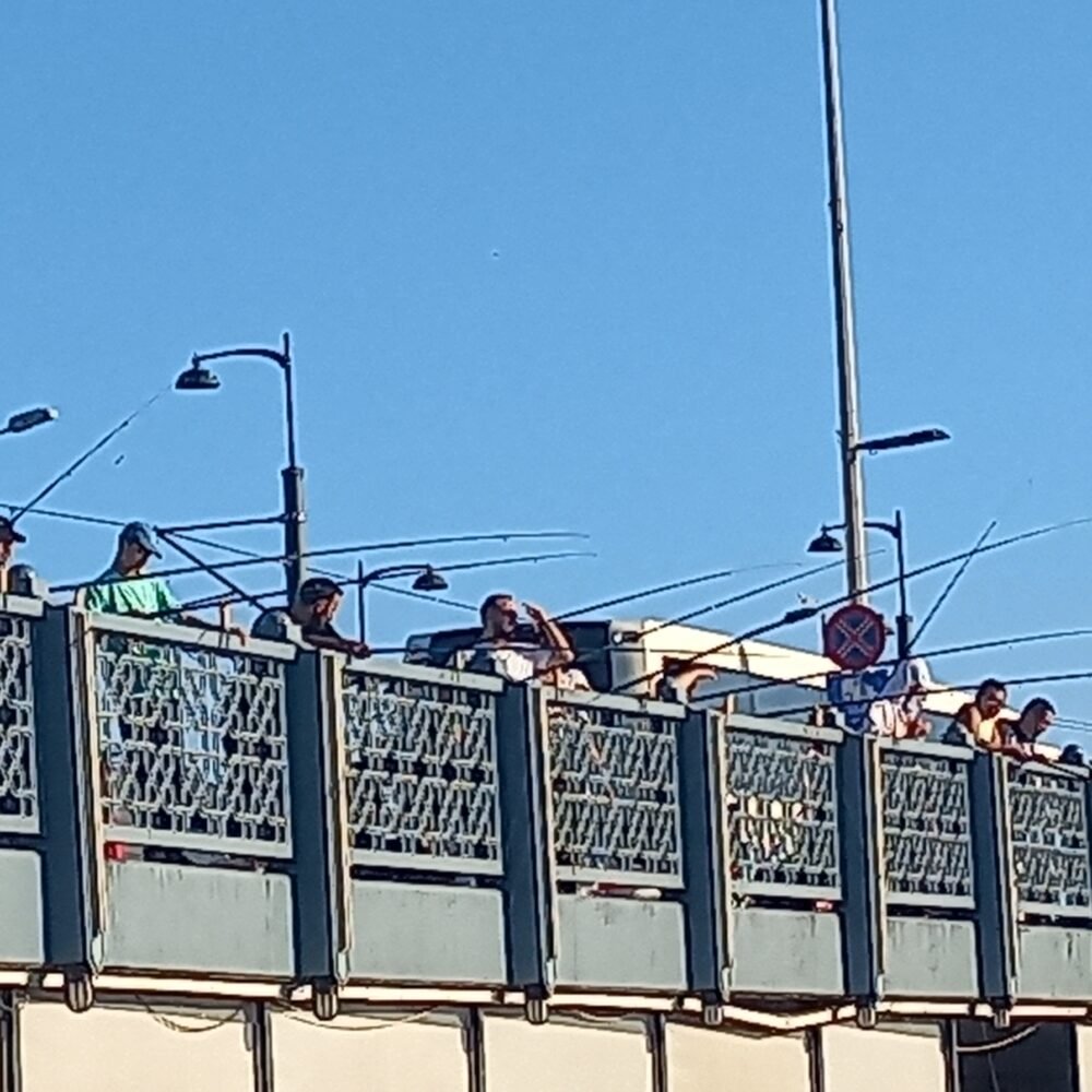 pêcheurs sur le pont de Galata